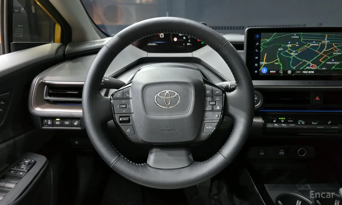 Фото 14 - Toyota Prius