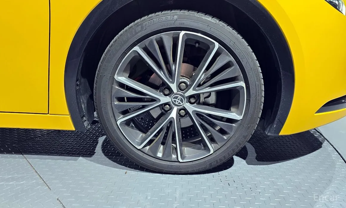 Фото 5 - Toyota Prius