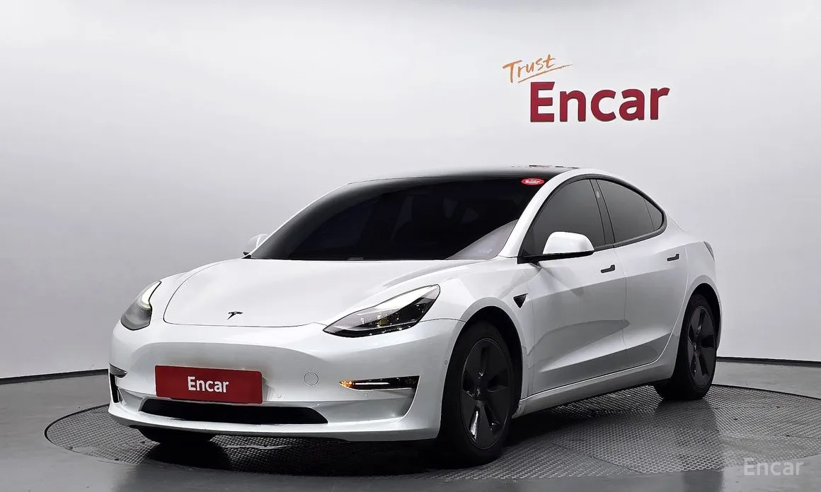 Фото 1 - Tesla Model 3