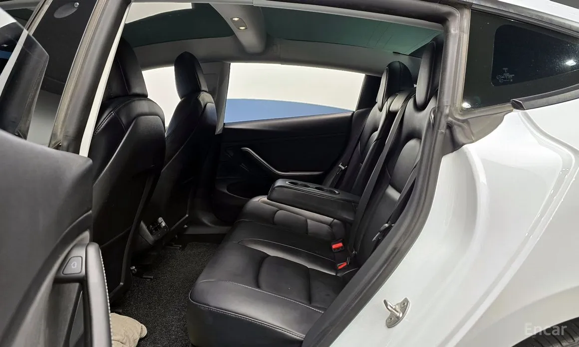 Фото 12 - Tesla Model 3