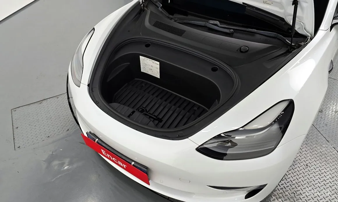 Фото 6 - Tesla Model 3