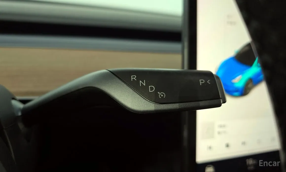 Фото 9 - Tesla Model 3