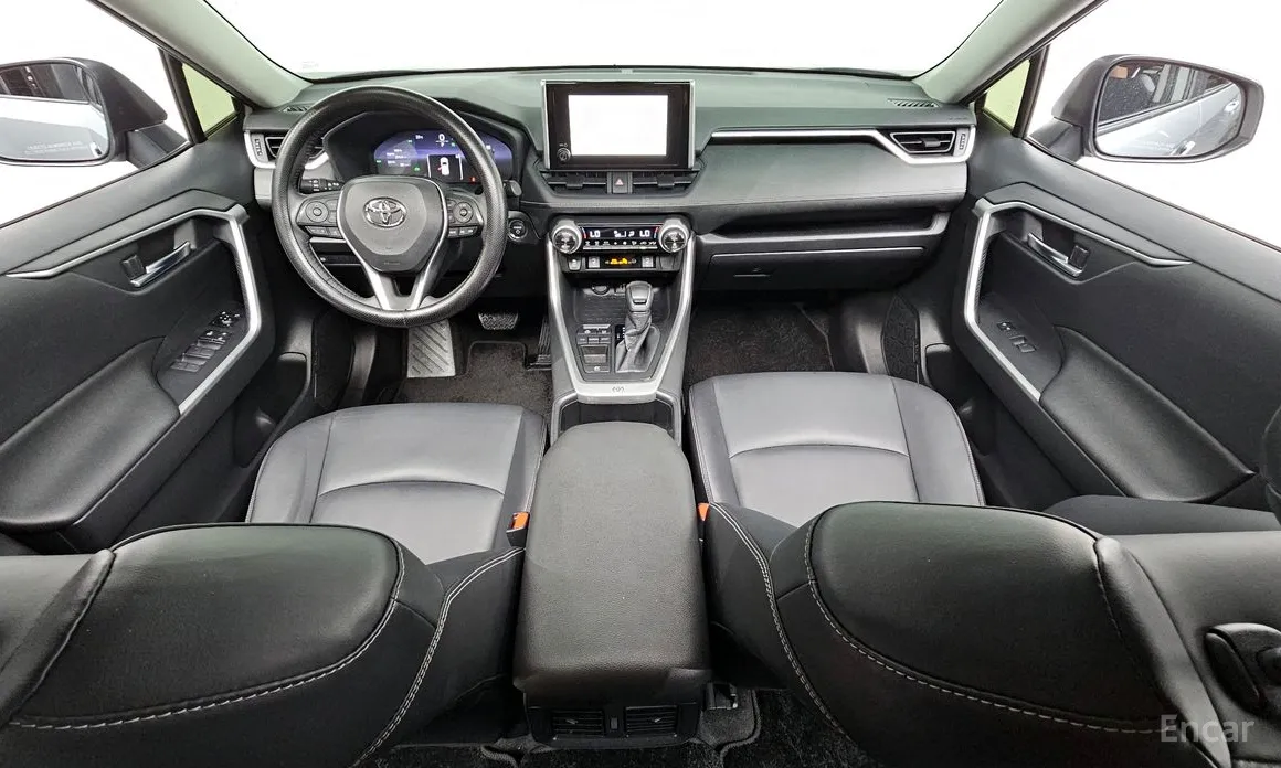 Фото 7 - Toyota RAV4