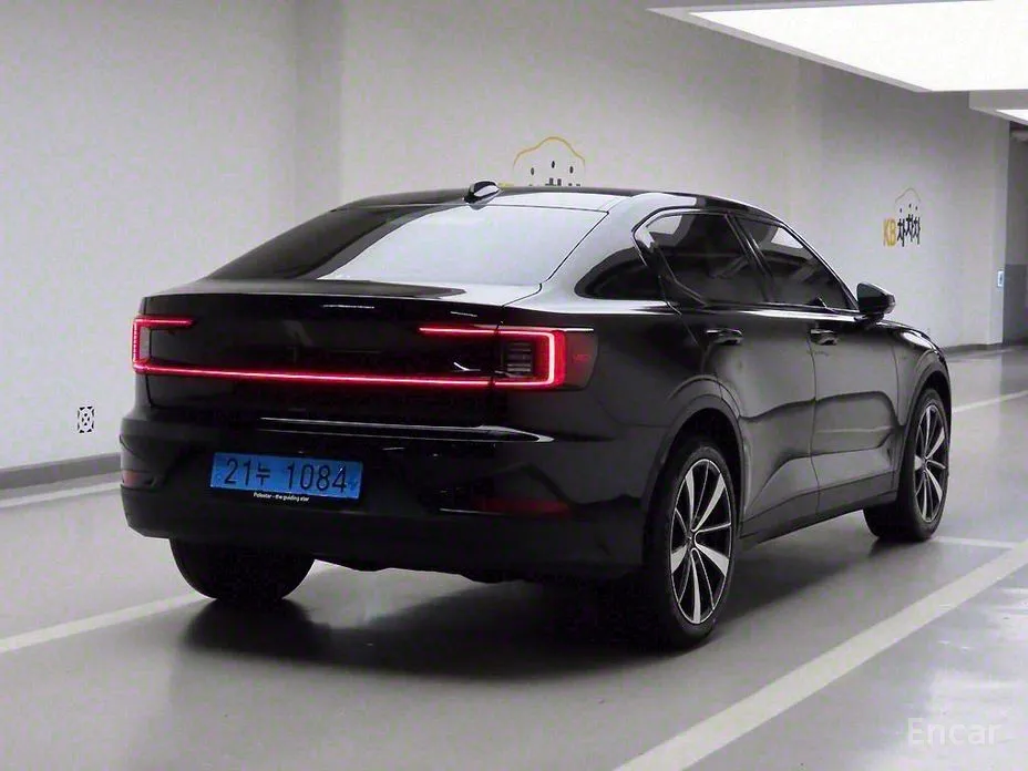 Фото 4 - Polestar 2