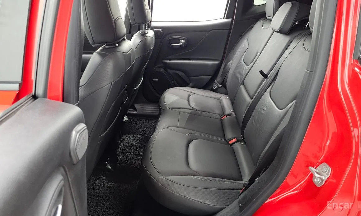 Фото 16 - Jeep Renegade