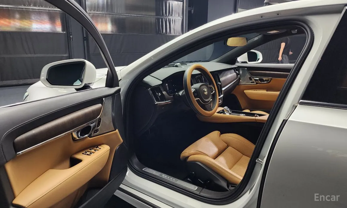 Фото 10 - Volvo S90