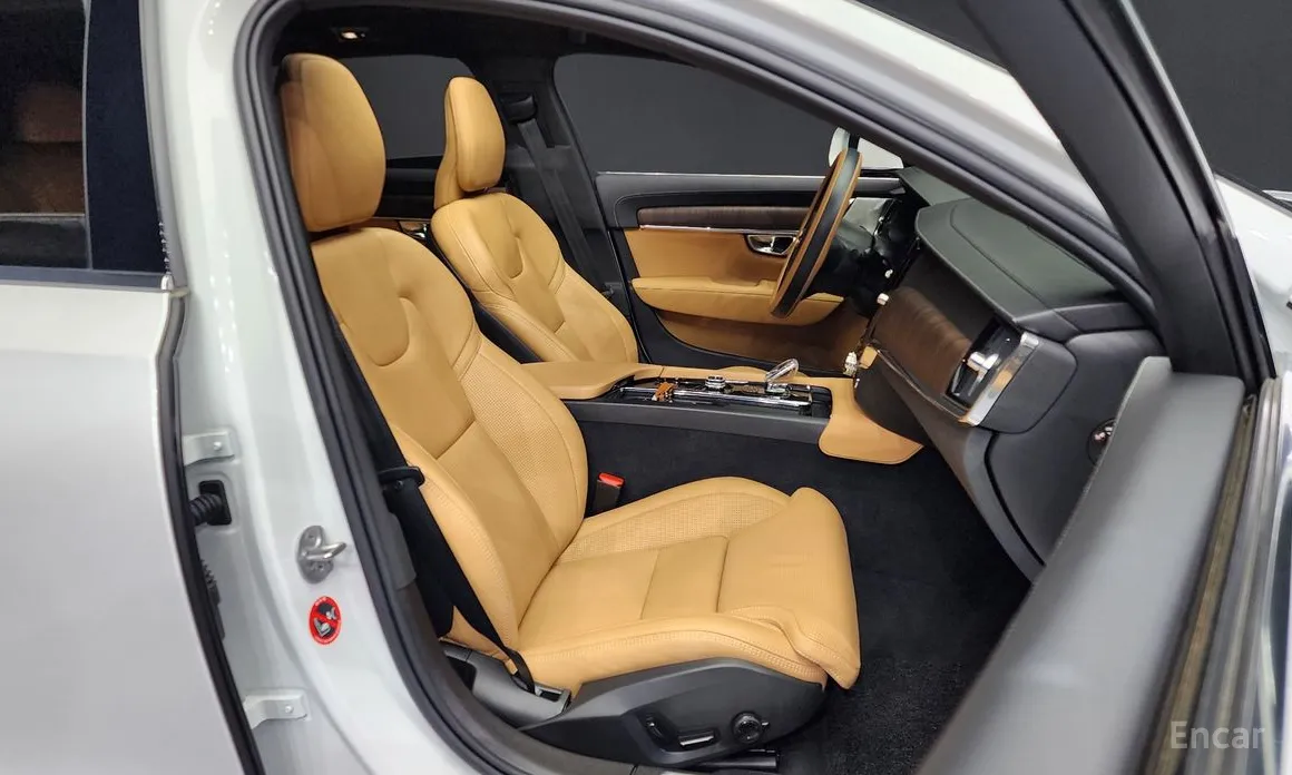 Фото 11 - Volvo S90