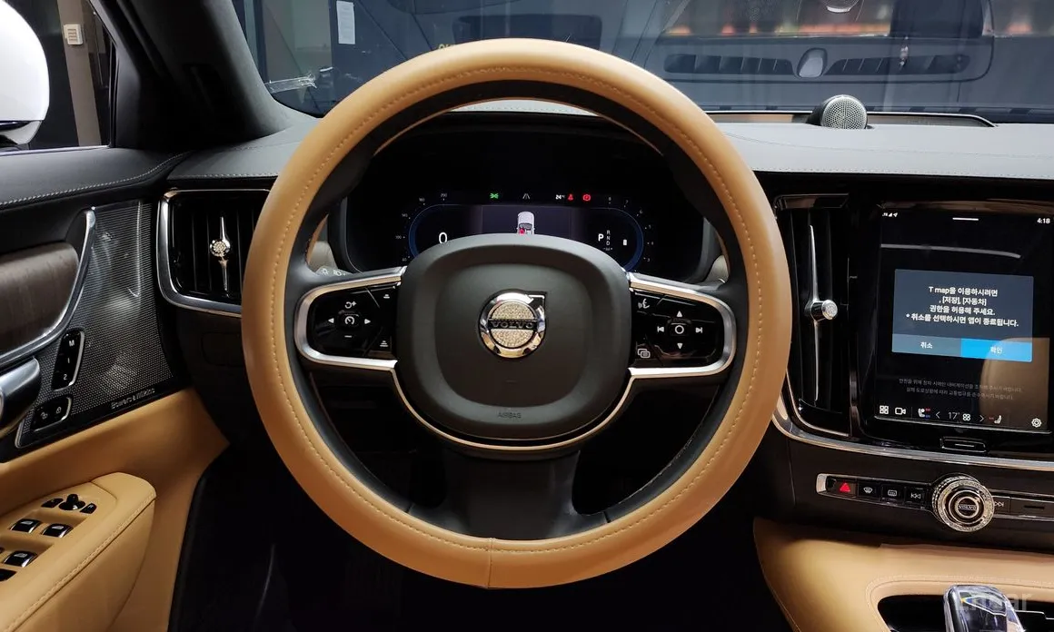 Фото 13 - Volvo S90