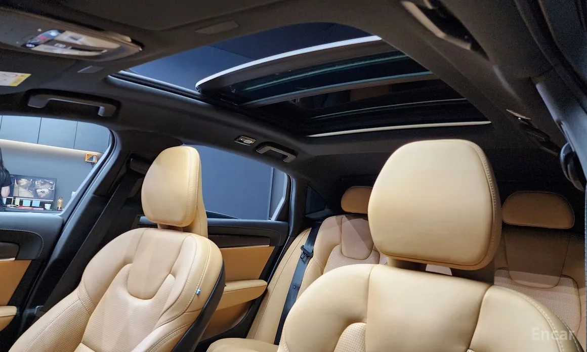 Фото 18 - Volvo S90