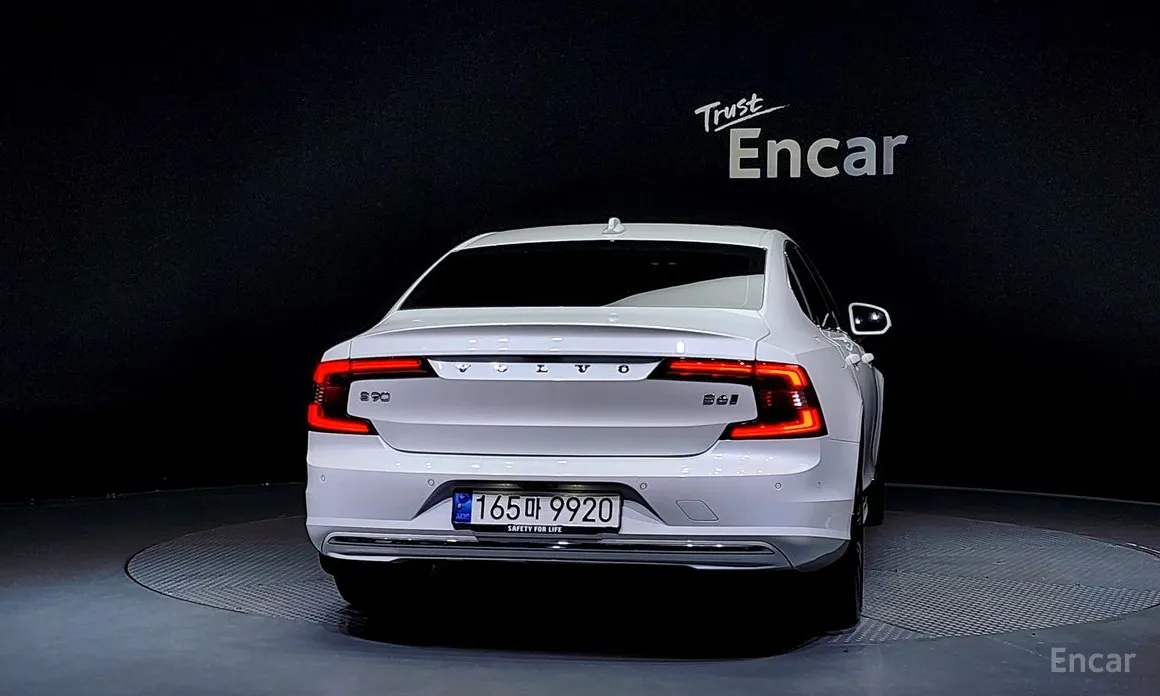 Фото 4 - Volvo S90