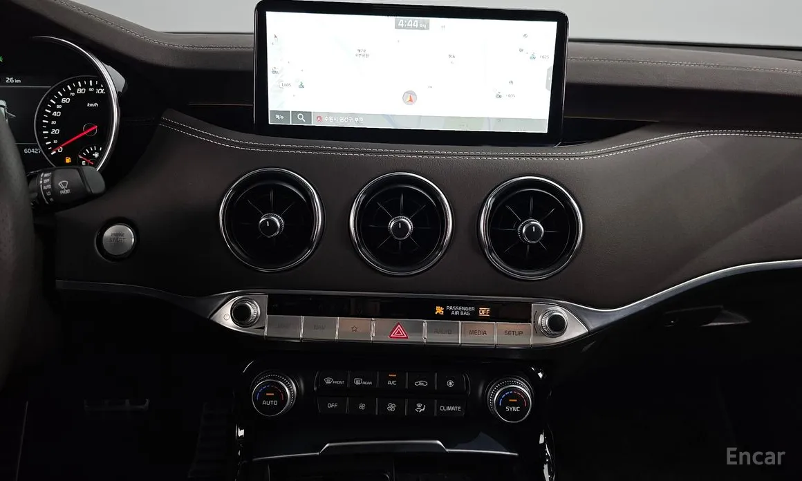 Фото 14 - Kia Stinger