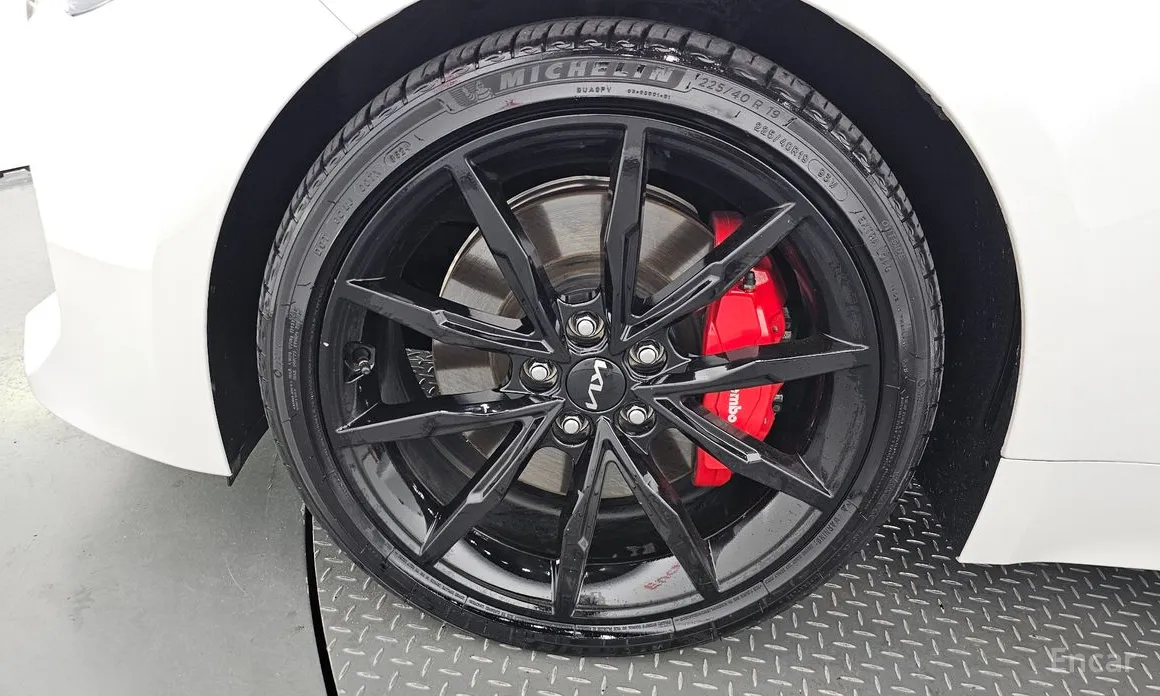 Фото 5 - Kia Stinger