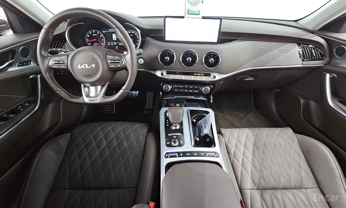 Фото 7 - Kia Stinger