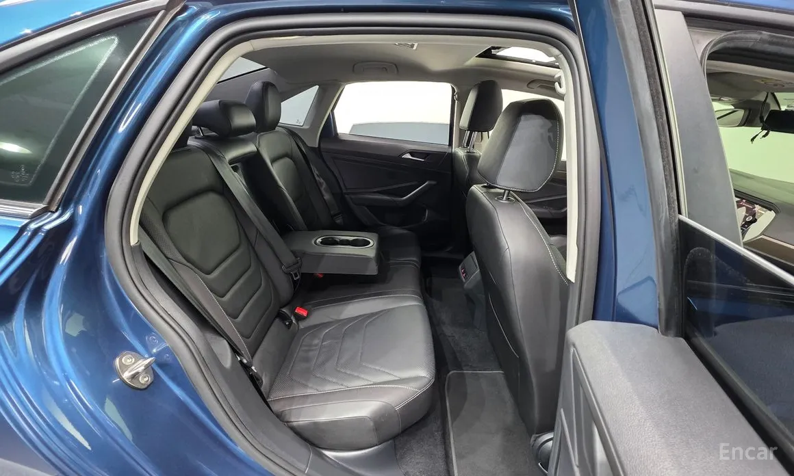 Фото 19 - Volkswagen Jetta