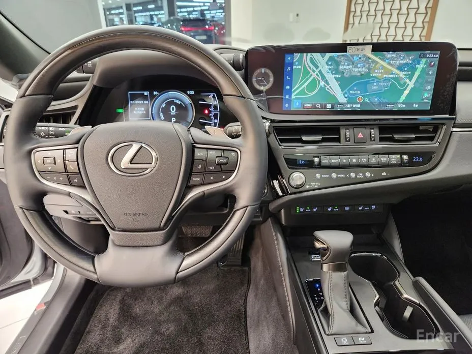 Фото 9 - Lexus ES