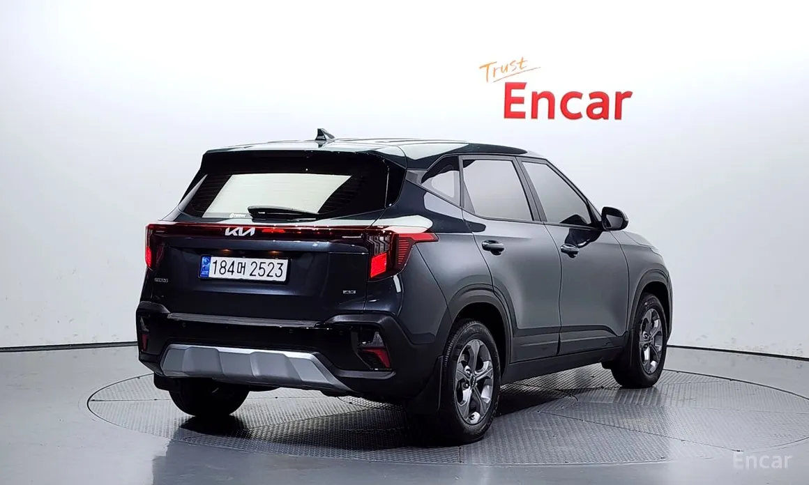 Фото 2 - Kia Seltos