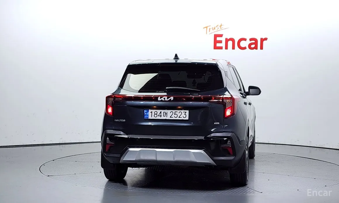 Фото 4 - Kia Seltos