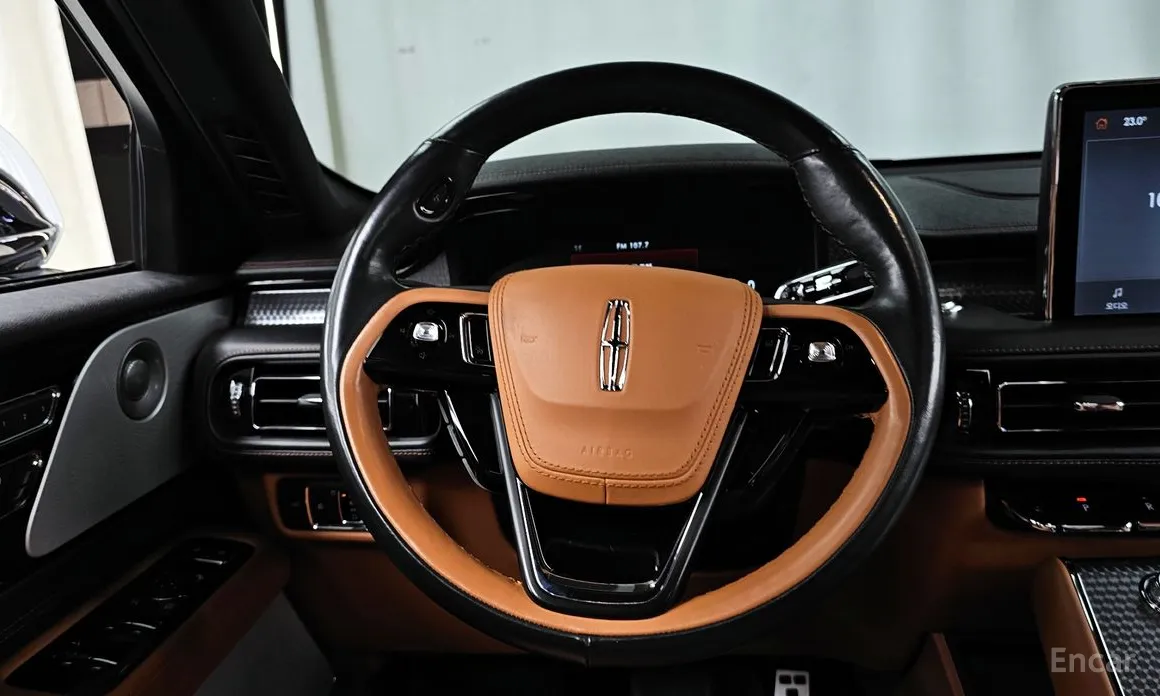 Фото 14 - Lincoln Aviator