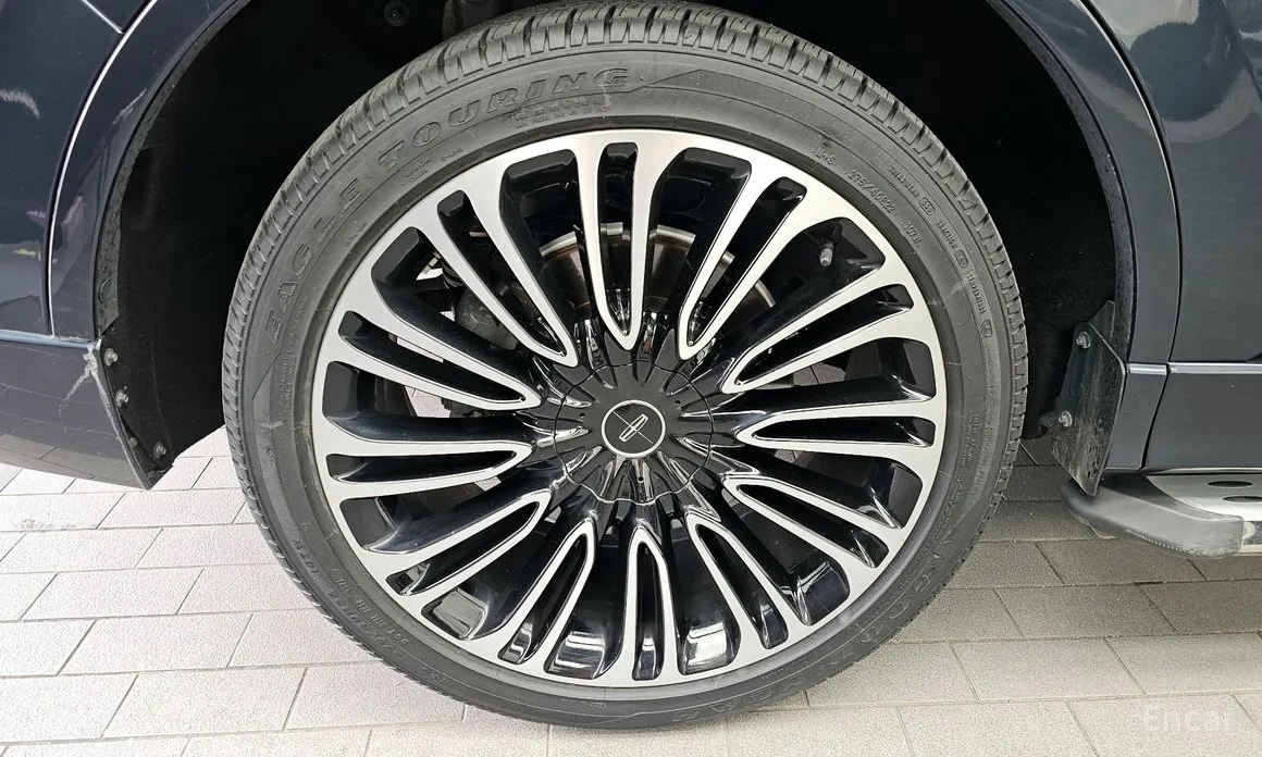 Фото 5 - Lincoln Aviator