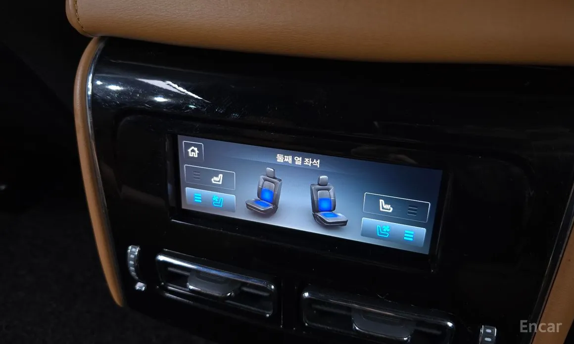 Фото 18 - Lincoln Aviator