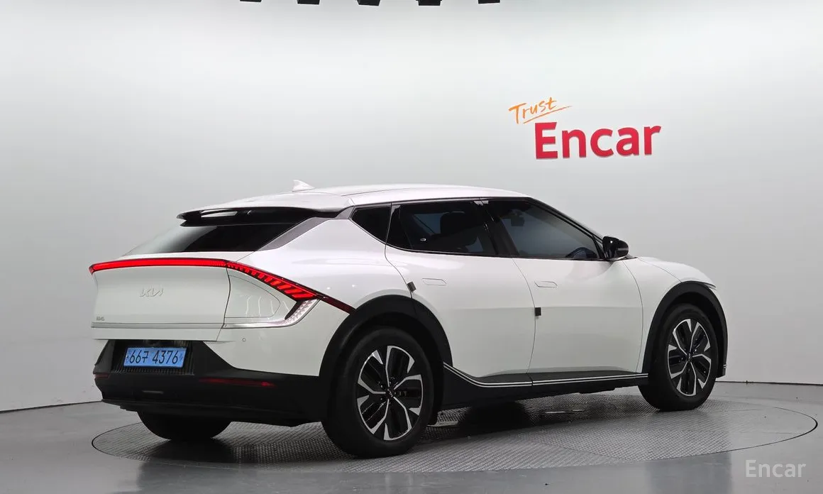 Фото 2 - Kia EV6