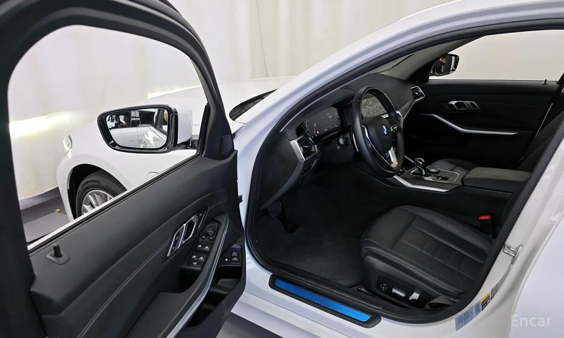 Фото 10 - BMW 3 Series