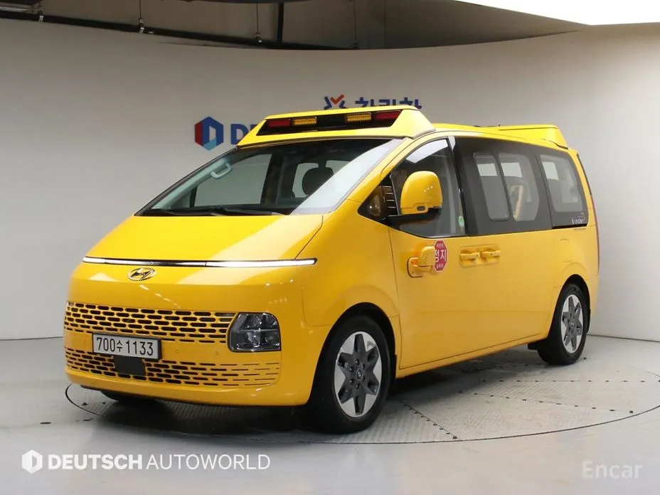 Фото 1 - Hyundai Staria