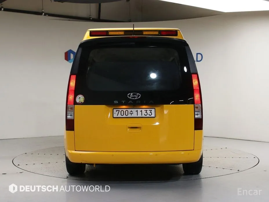 Фото 4 - Hyundai Staria