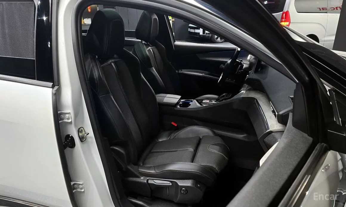 Фото 10 - Peugeot 5008