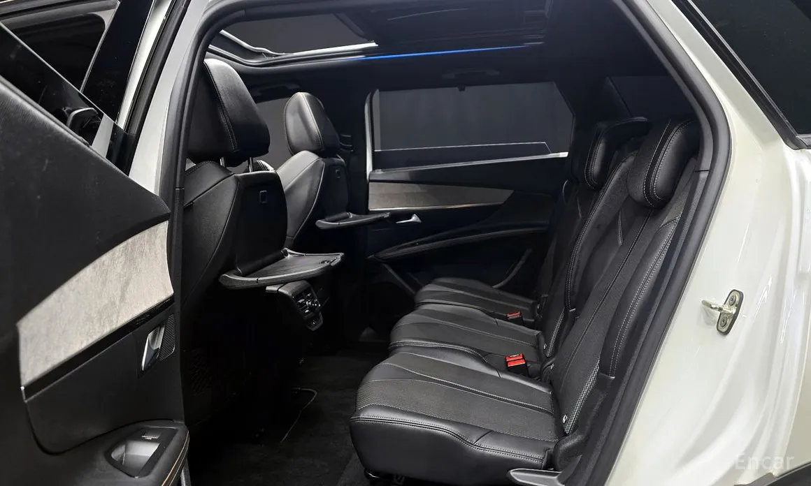 Фото 12 - Peugeot 5008