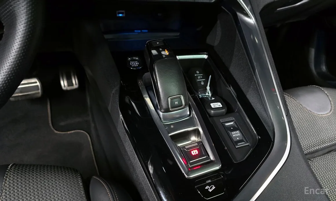 Фото 9 - Peugeot 5008