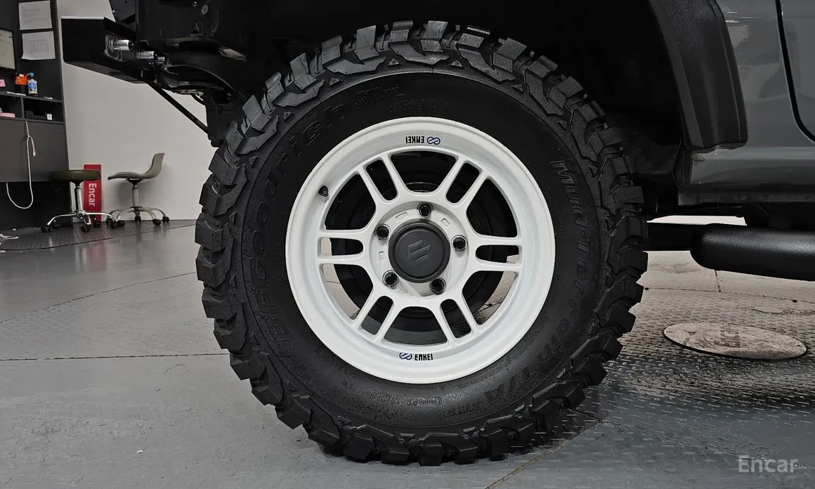 Фото 5 - Suzuki Jimny