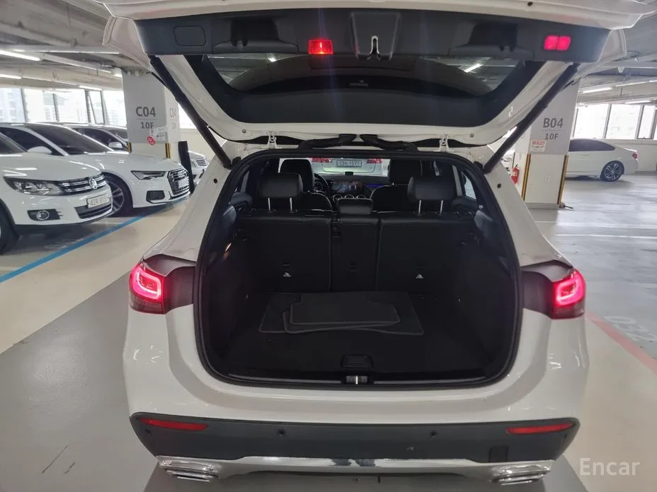 Фото 10 - Mercedes-Benz GLA-Class