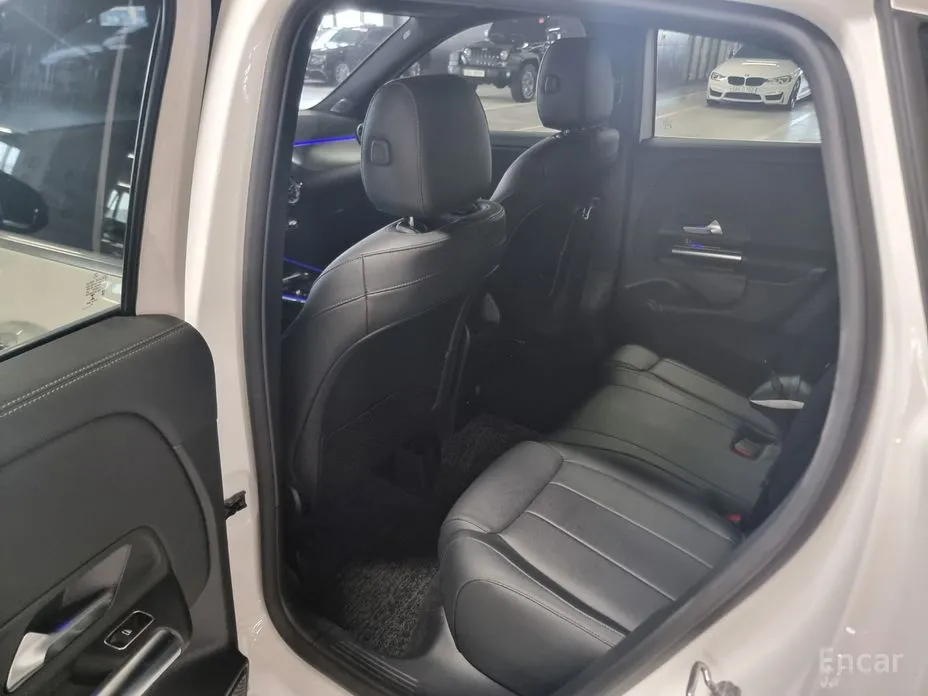 Фото 11 - Mercedes-Benz GLA-Class