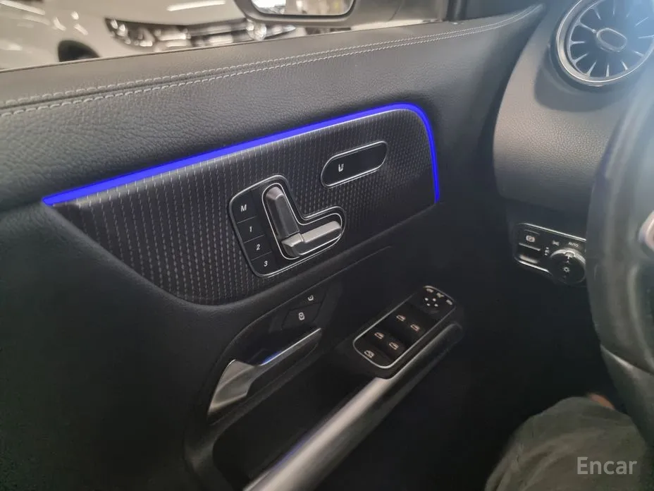 Фото 18 - Mercedes-Benz GLA-Class