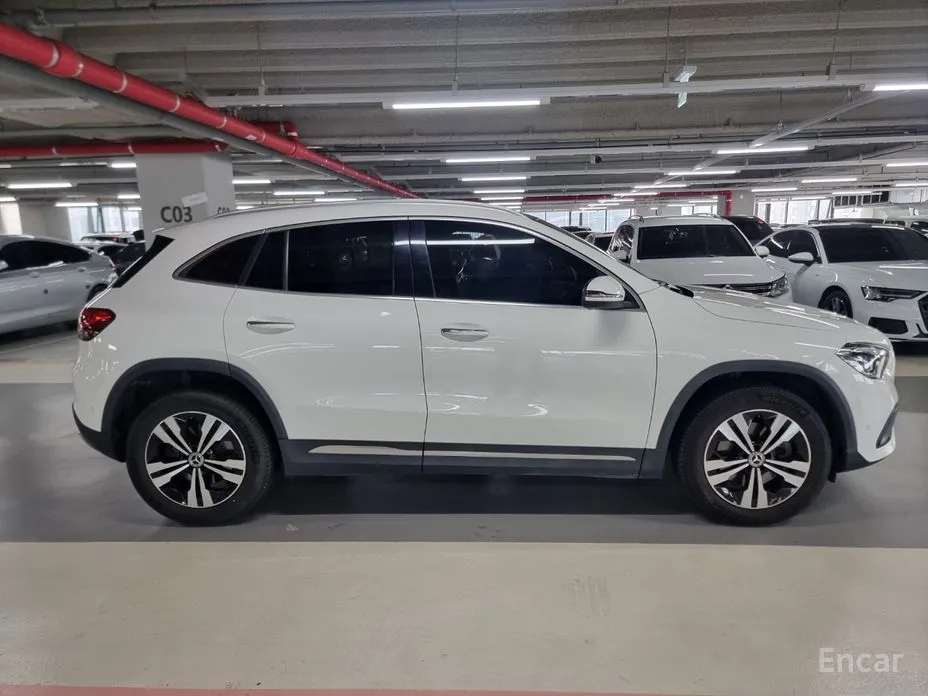 Фото 4 - Mercedes-Benz GLA-Class