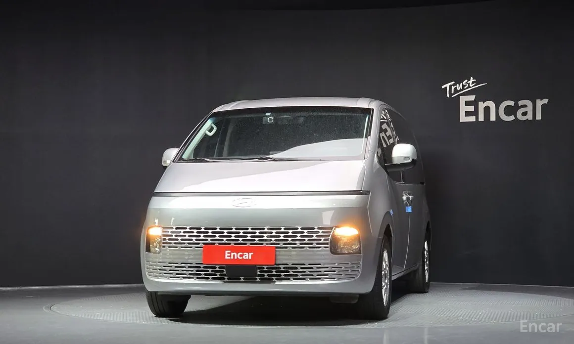 Фото 3 - Hyundai Staria