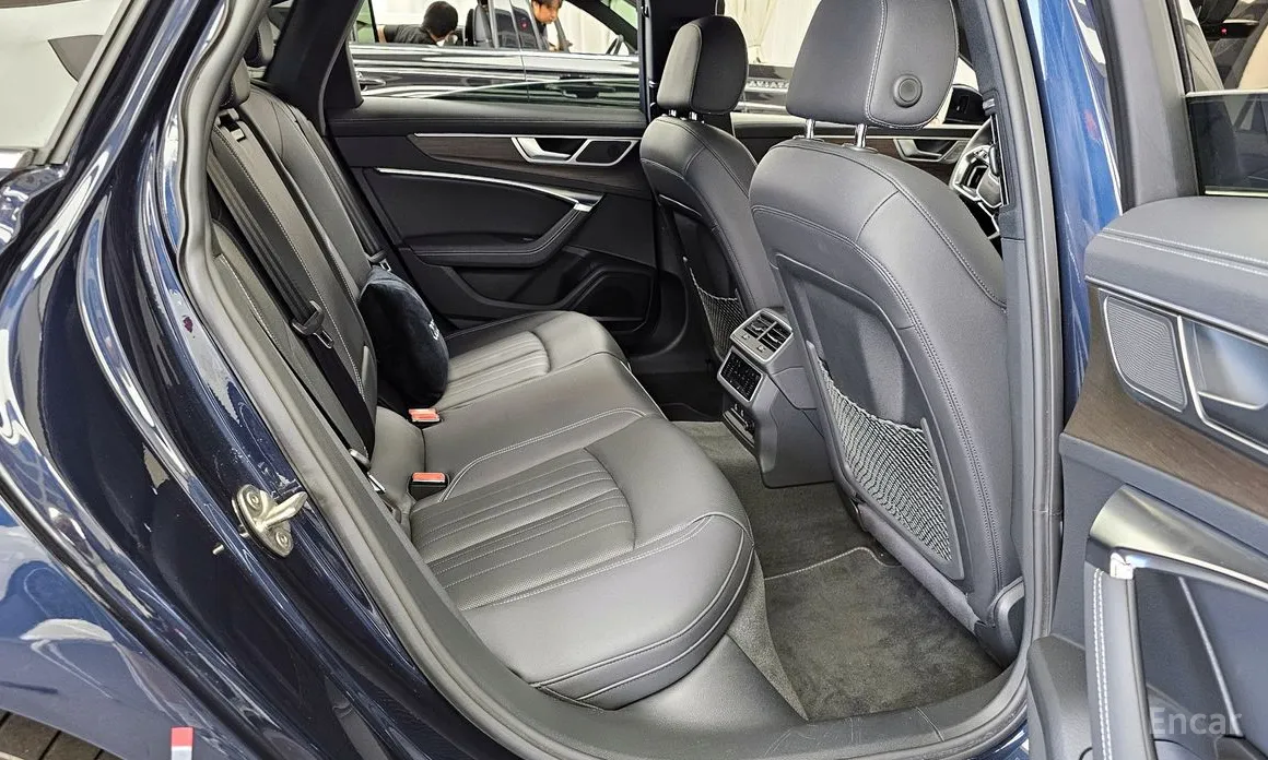 Фото 12 - Audi A6