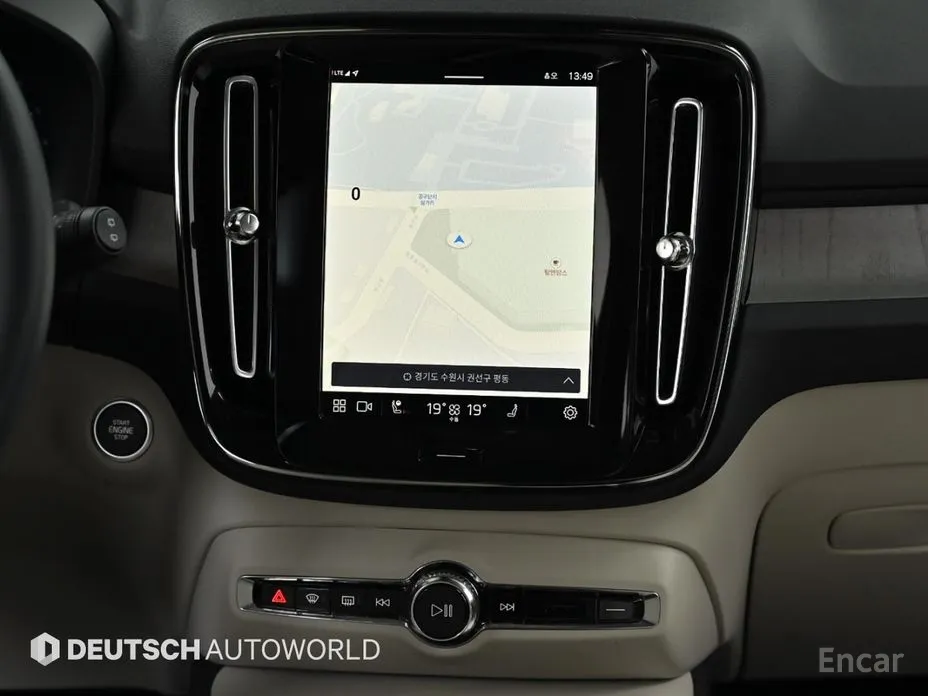 Фото 14 - Volvo XC40