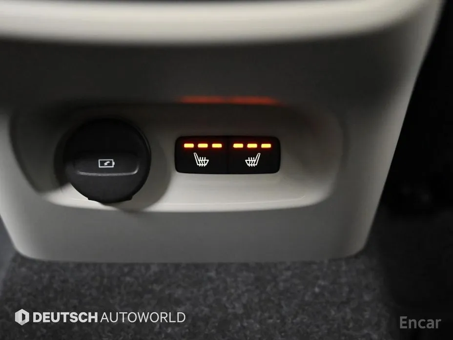 Фото 16 - Volvo XC40