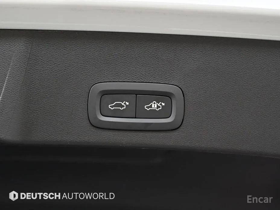 Фото 20 - Volvo XC40