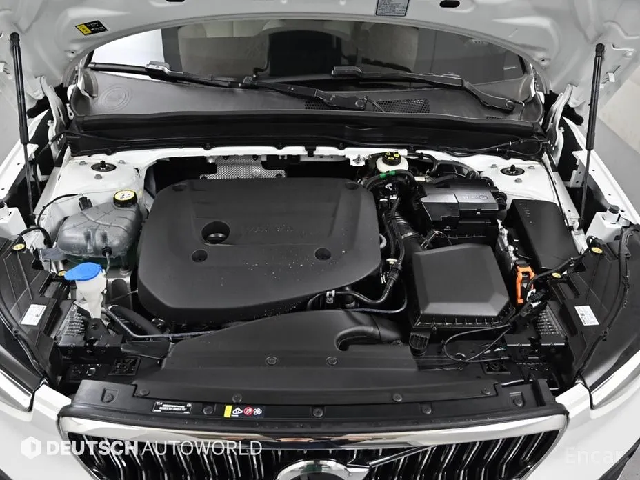 Фото 6 - Volvo XC40