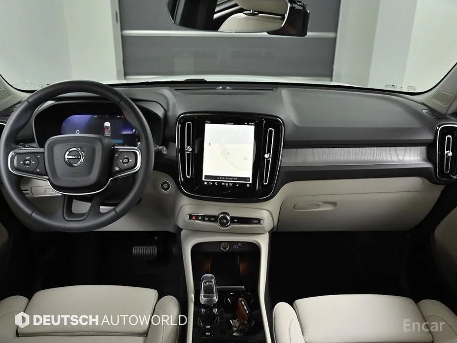 Фото 7 - Volvo XC40