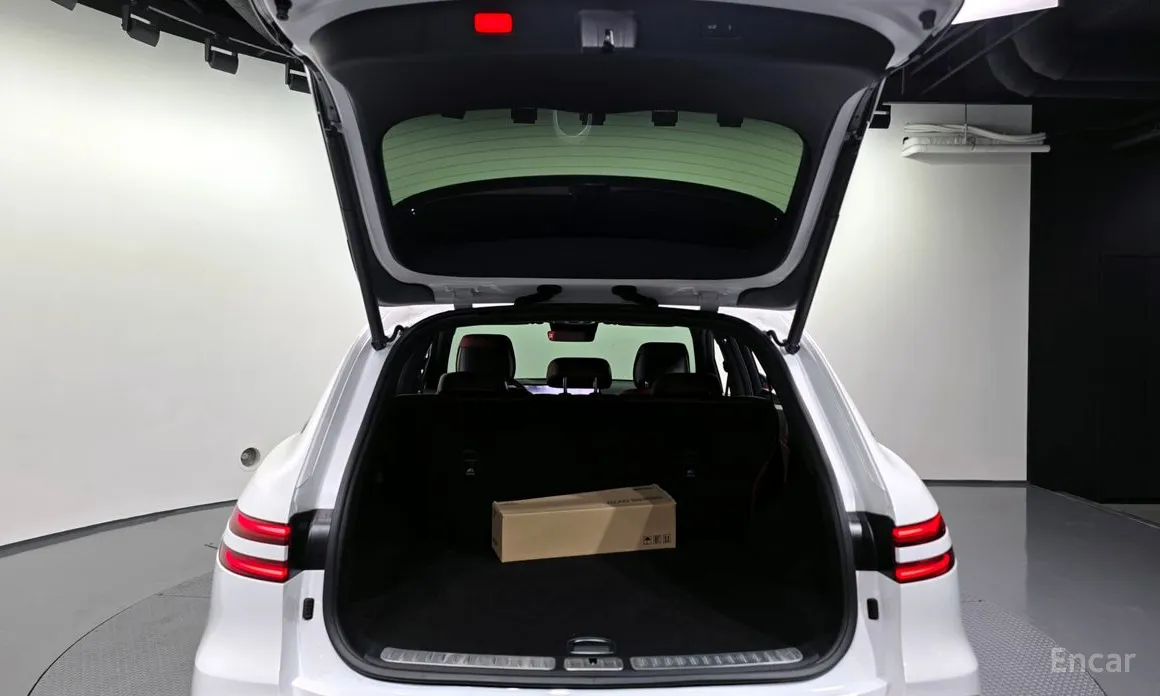 Фото 20 - Genesis GV70