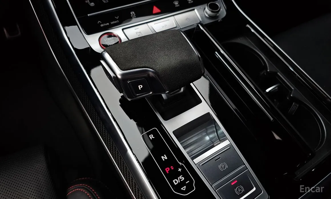 Фото 9 - Audi RS Q8