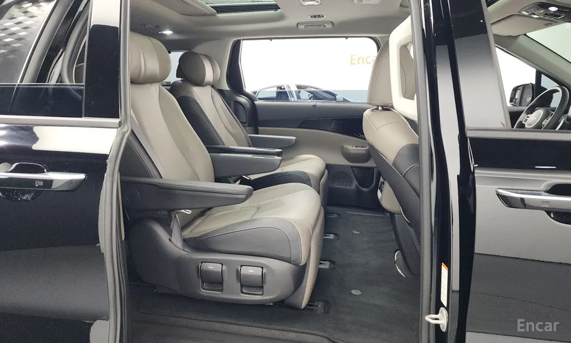 Фото 12 - Kia Carnival