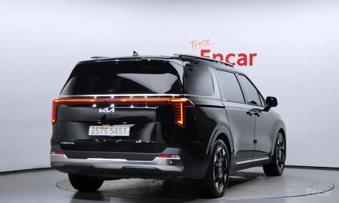 Фото 2 - Kia Carnival