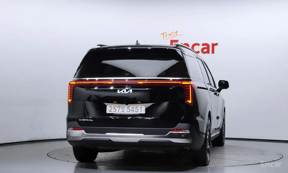 Фото 4 - Kia Carnival