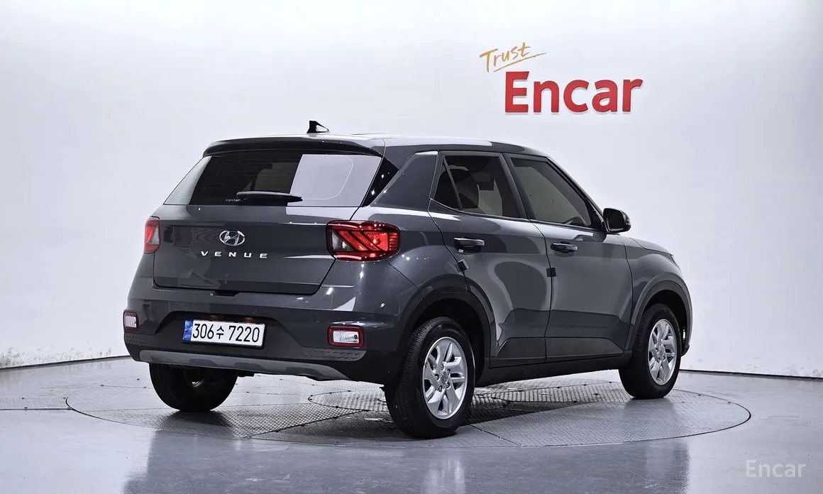 Фото 2 - Hyundai Venue