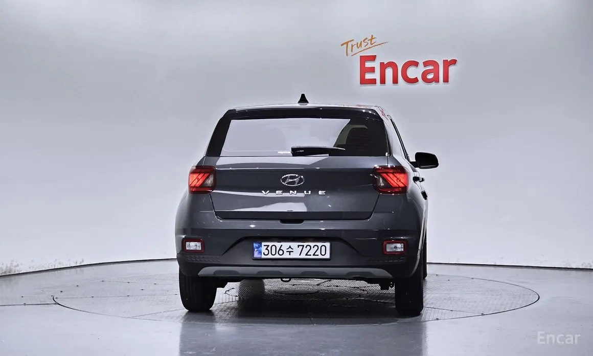 Фото 4 - Hyundai Venue